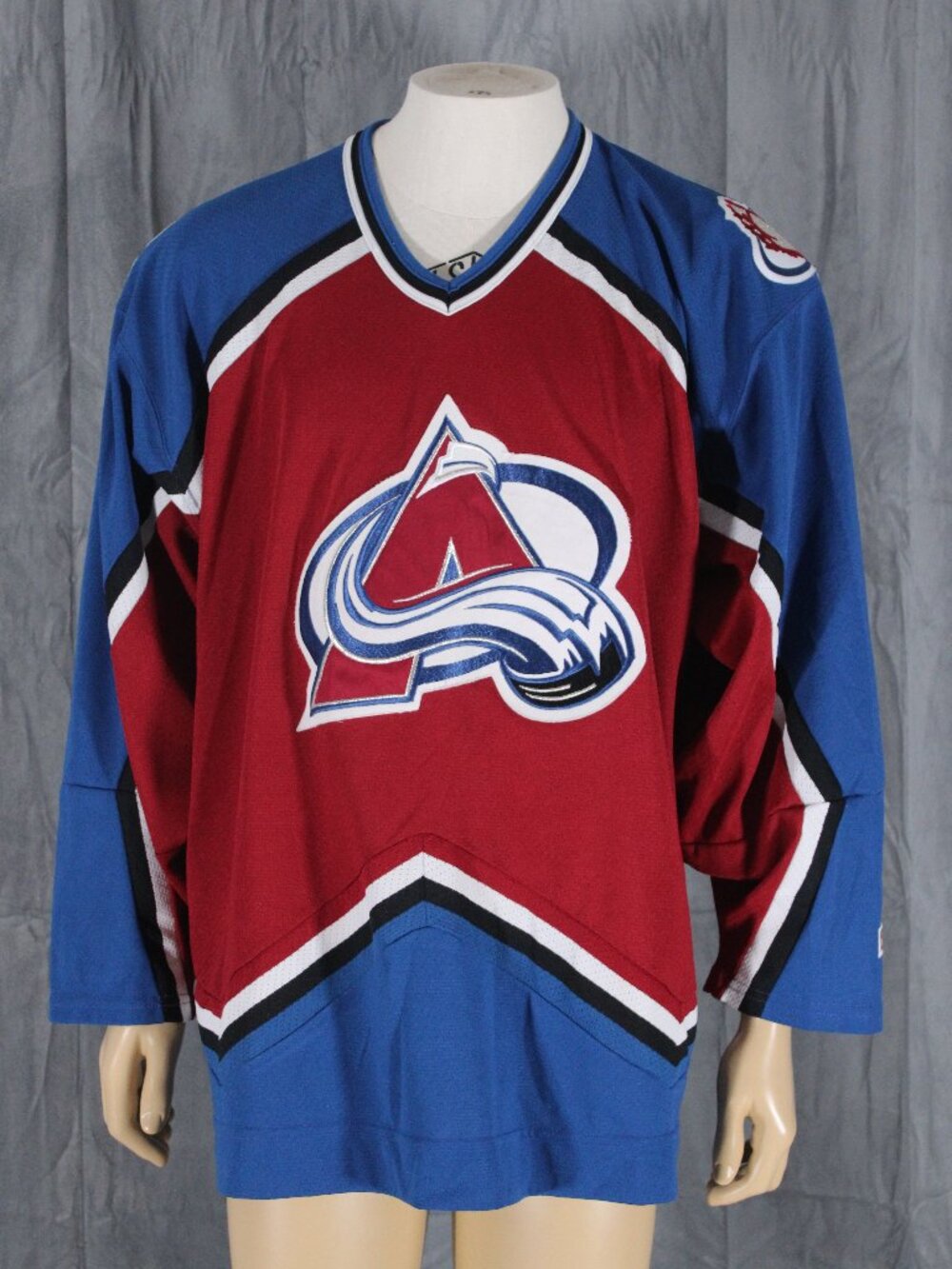 Colorado Avalanche Jersey (VTG) - Original Away jersey by CCM - Men's XL